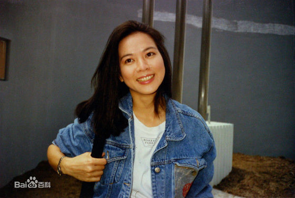 7. 郑文雅 （1979年香港小姐冠军）2.jpg